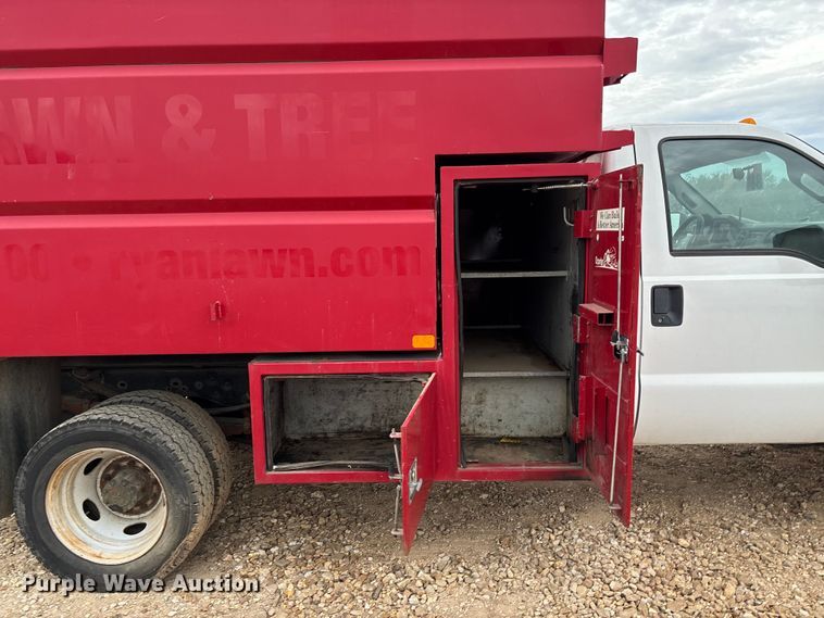 image for item EV3218 2011 Ford F550 Super Duty chipper truck
