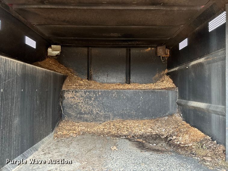 image for item EV3218 2011 Ford F550 Super Duty chipper truck