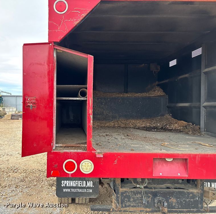 image for item EV3218 2011 Ford F550 Super Duty chipper truck