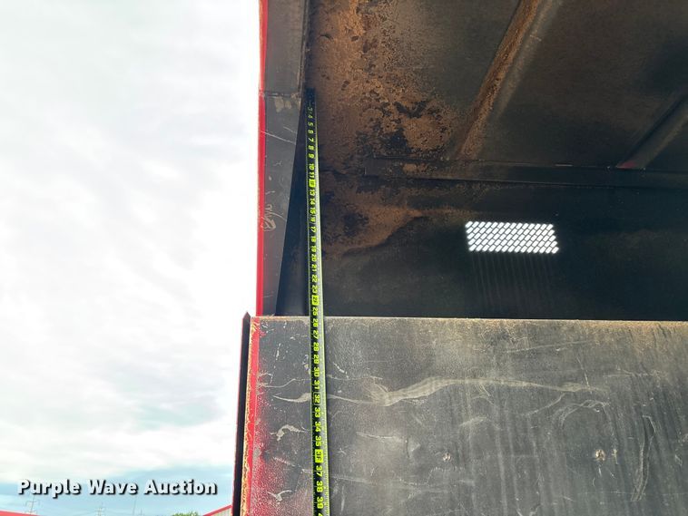 image for item EV3218 2011 Ford F550 Super Duty chipper truck