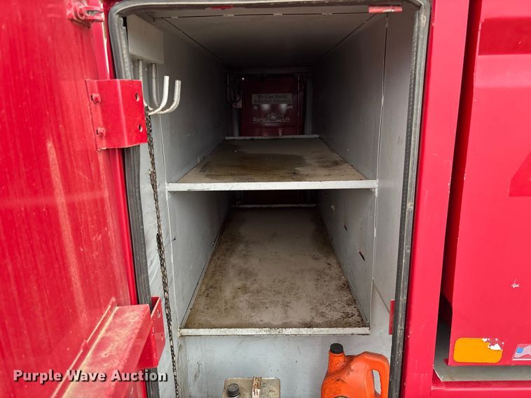 image for item EV3218 2011 Ford F550 Super Duty chipper truck