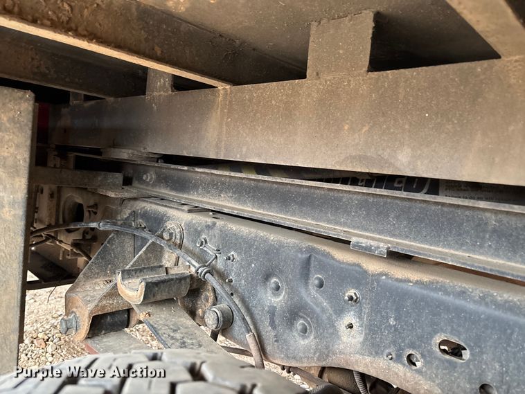 image for item EV3218 2011 Ford F550 Super Duty chipper truck