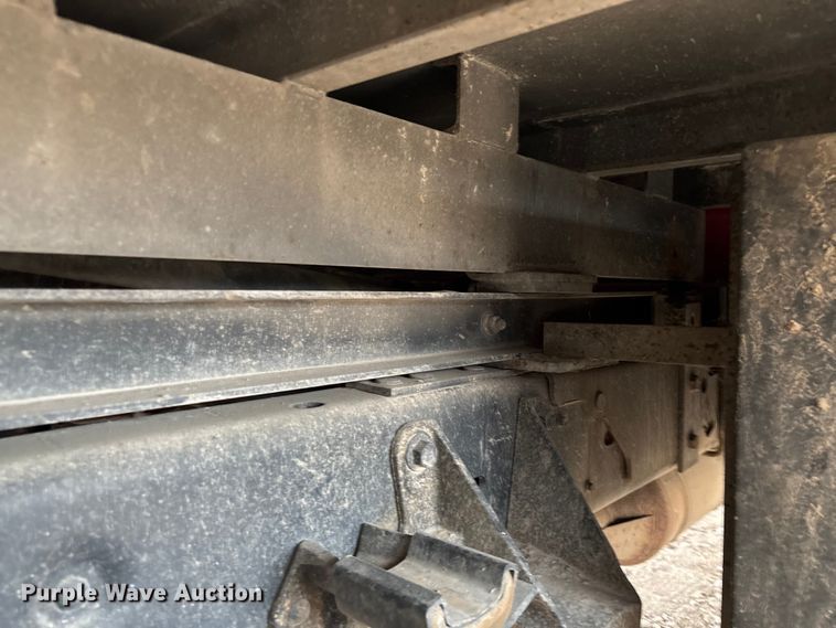 image for item EV3218 2011 Ford F550 Super Duty chipper truck