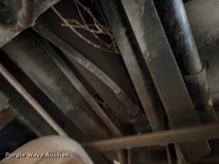 image for item EV3218 2011 Ford F550 Super Duty chipper truck