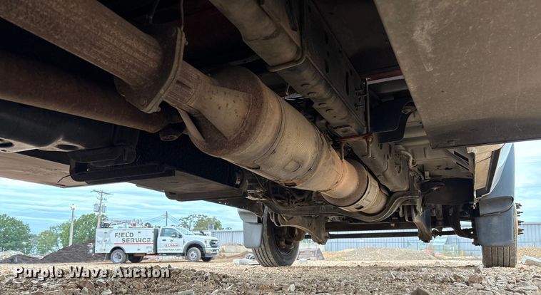 image for item EV3218 2011 Ford F550 Super Duty chipper truck