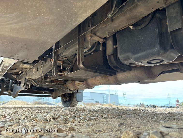 image for item EV3218 2011 Ford F550 Super Duty chipper truck