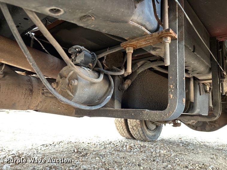 image for item EV3218 2011 Ford F550 Super Duty chipper truck