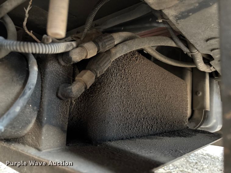 image for item EV3218 2011 Ford F550 Super Duty chipper truck