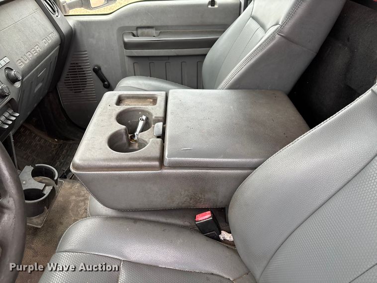 image for item EV3218 2011 Ford F550 Super Duty chipper truck