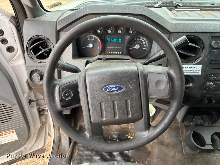 image for item EV3218 2011 Ford F550 Super Duty chipper truck