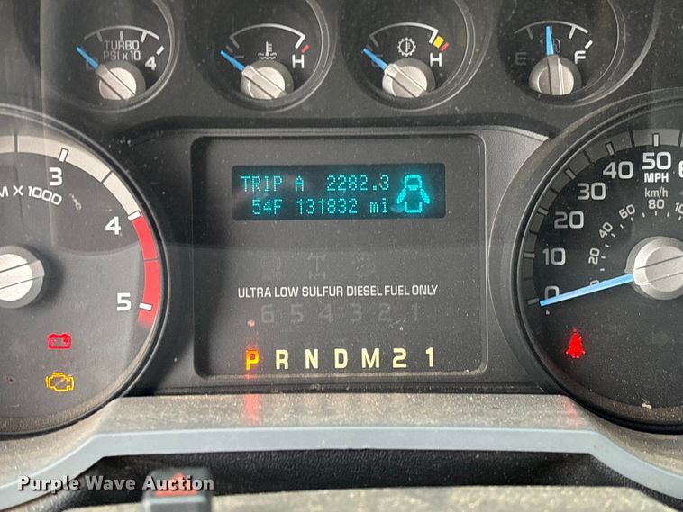 image for item EV3218 2011 Ford F550 Super Duty chipper truck