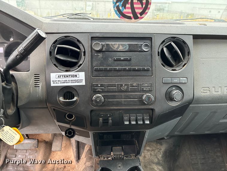 image for item EV3218 2011 Ford F550 Super Duty chipper truck