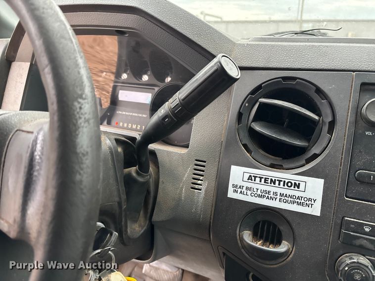 image for item EV3218 2011 Ford F550 Super Duty chipper truck