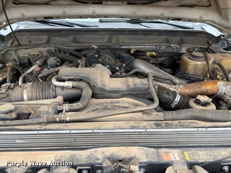 image for item EV3218 2011 Ford F550 Super Duty chipper truck