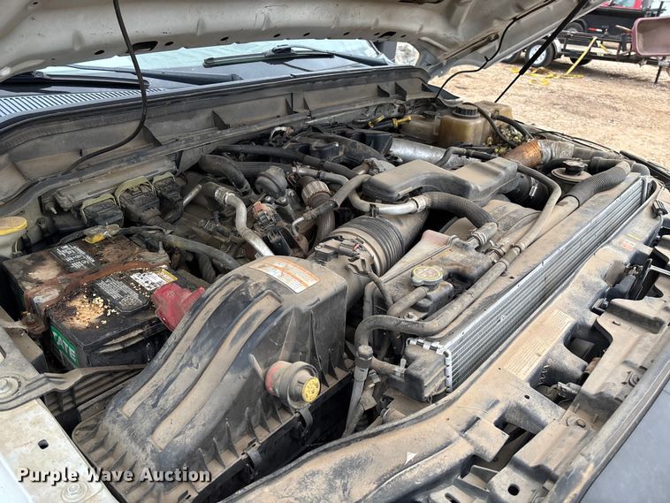 image for item EV3218 2011 Ford F550 Super Duty chipper truck