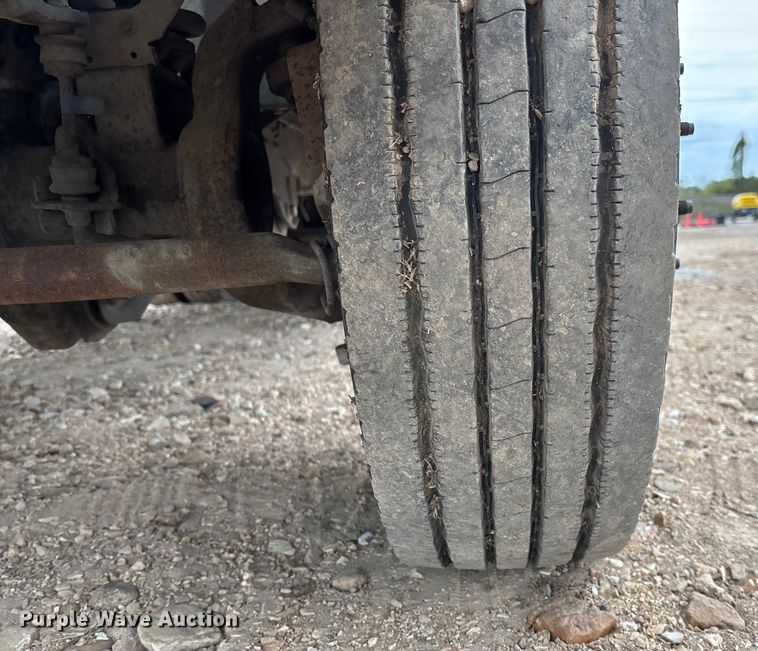 image for item EV3218 2011 Ford F550 Super Duty chipper truck