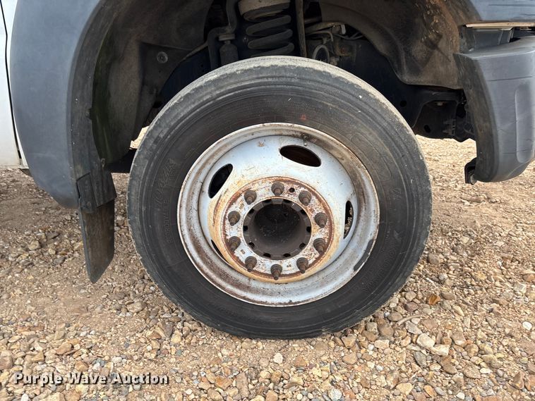 image for item EV3218 2011 Ford F550 Super Duty chipper truck