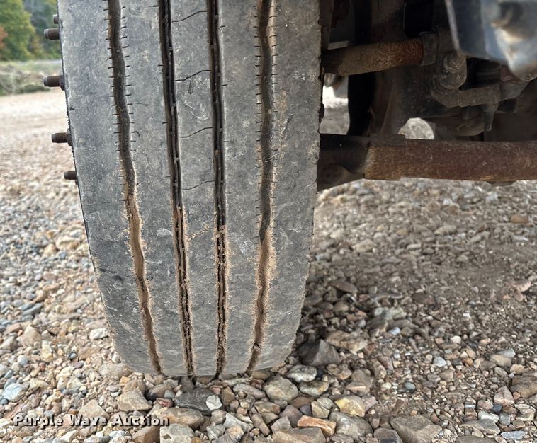 image for item EV3218 2011 Ford F550 Super Duty chipper truck