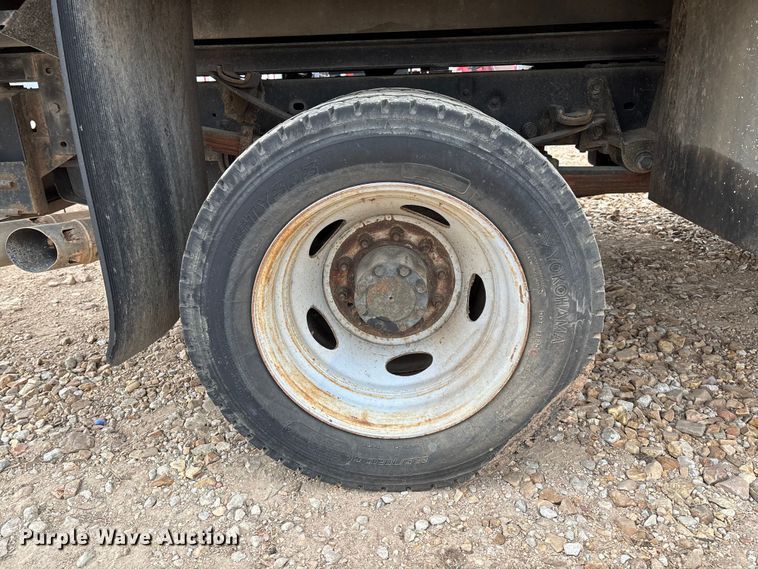 image for item EV3218 2011 Ford F550 Super Duty chipper truck