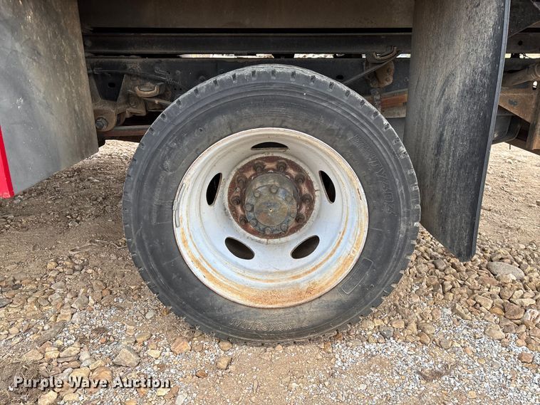 image for item EV3218 2011 Ford F550 Super Duty chipper truck