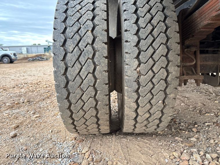 image for item EV3218 2011 Ford F550 Super Duty chipper truck