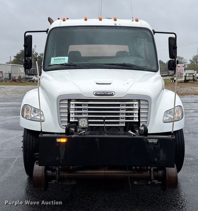 image for item EV3220 2007 Freightliner M2 utility / service truck