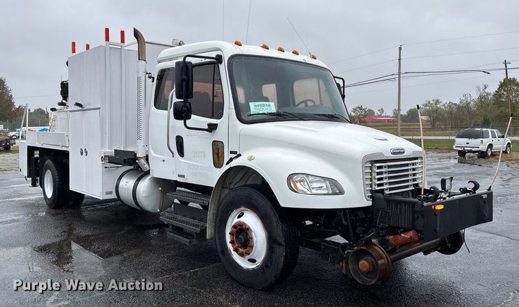 image for item EV3220 2007 Freightliner M2 utility / service truck
