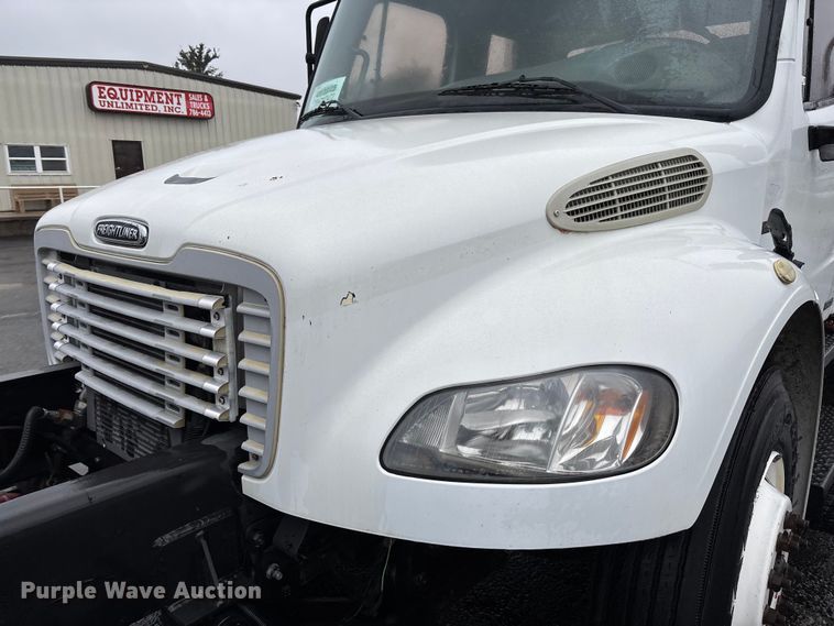 image for item EV3220 2007 Freightliner M2 utility / service truck