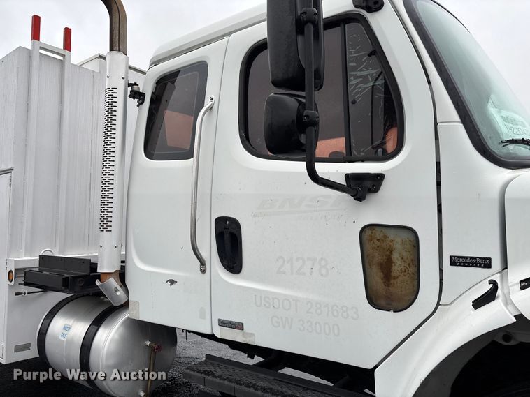 image for item EV3220 2007 Freightliner M2 utility / service truck