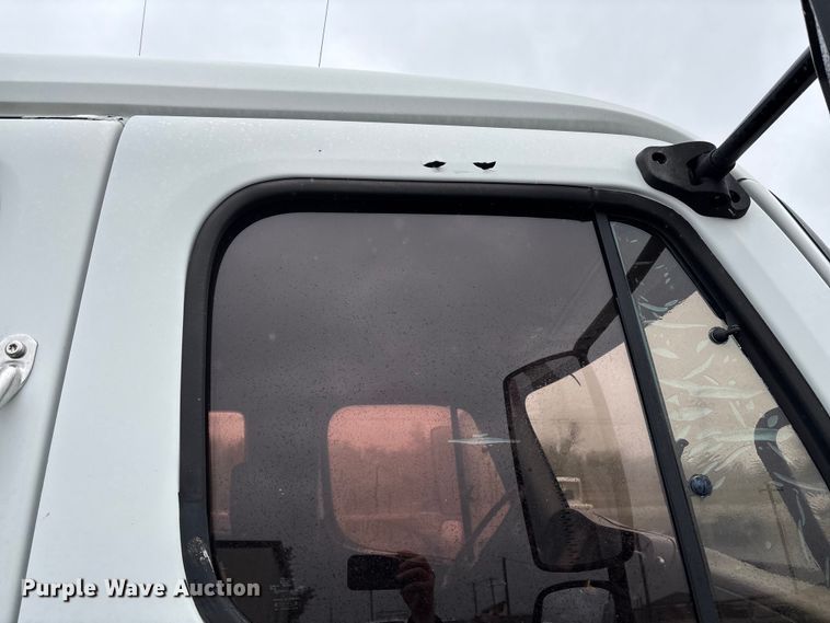 image for item EV3220 2007 Freightliner M2 utility / service truck