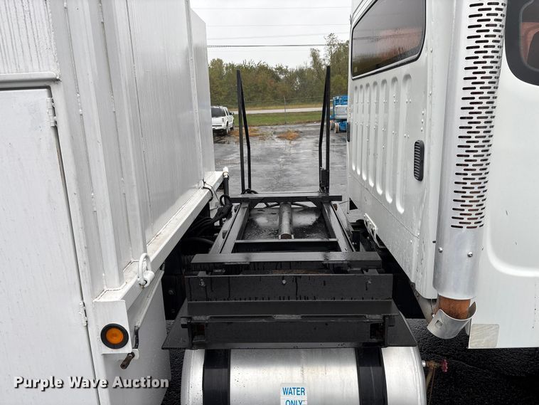 image for item EV3220 2007 Freightliner M2 utility / service truck