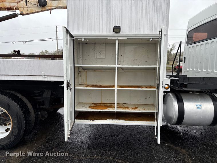 image for item EV3220 2007 Freightliner M2 utility / service truck