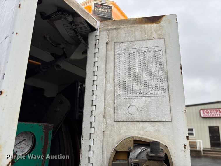 image for item EV3220 2007 Freightliner M2 utility / service truck