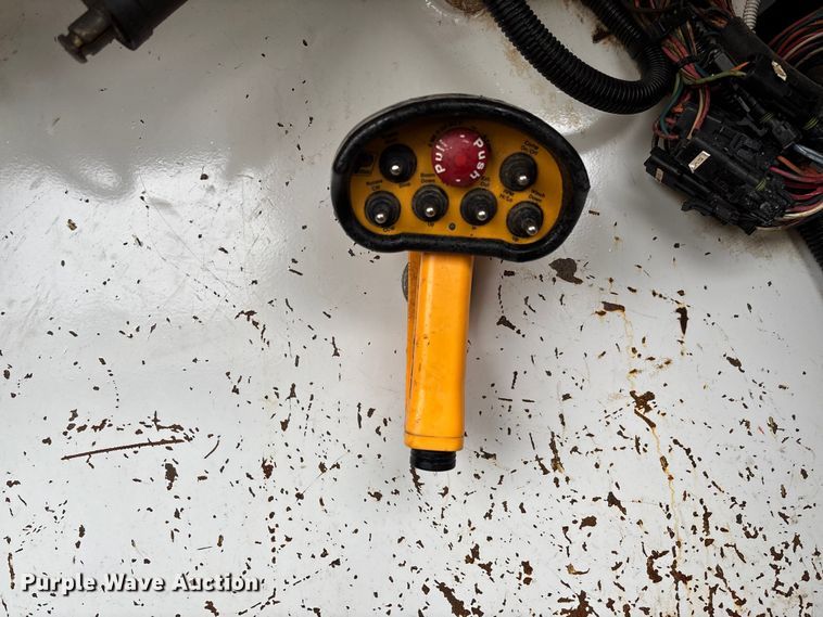 image for item EV3220 2007 Freightliner M2 utility / service truck