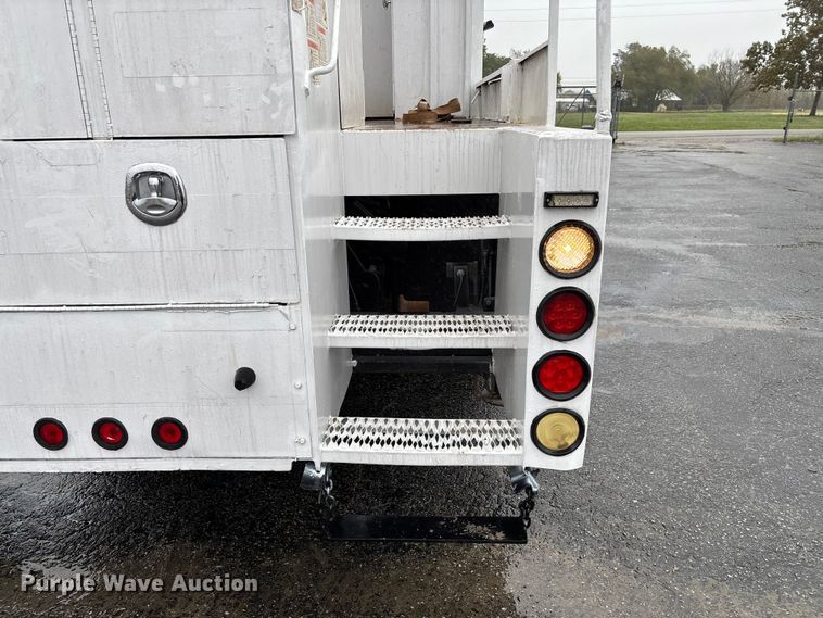 image for item EV3220 2007 Freightliner M2 utility / service truck