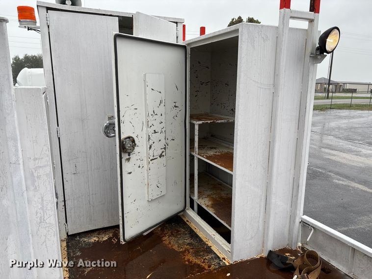 image for item EV3220 2007 Freightliner M2 utility / service truck