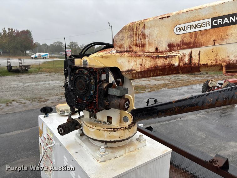 image for item EV3220 2007 Freightliner M2 utility / service truck