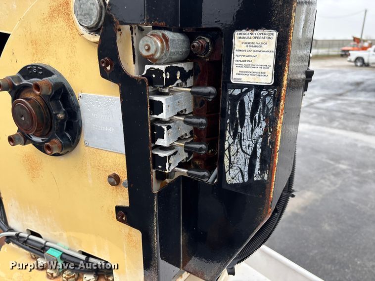 image for item EV3220 2007 Freightliner M2 utility / service truck