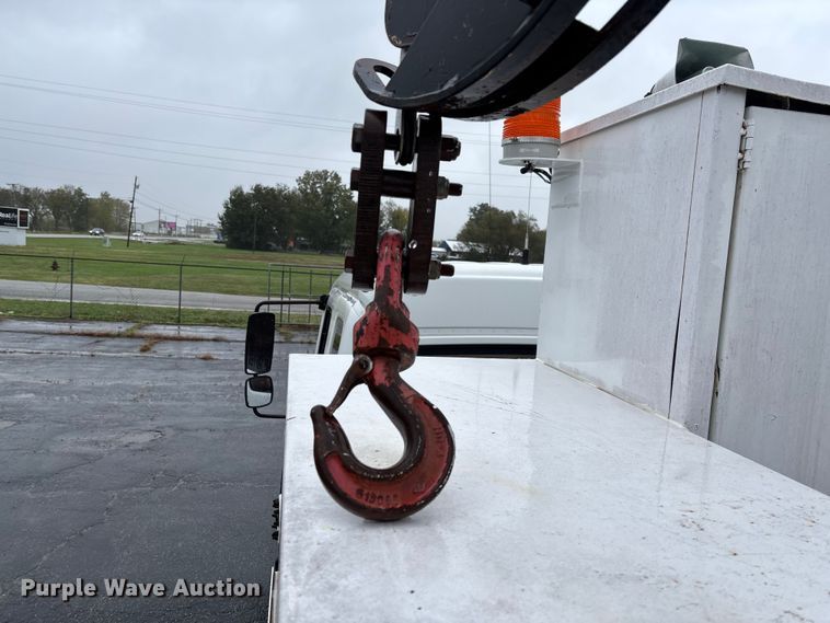 image for item EV3220 2007 Freightliner M2 utility / service truck