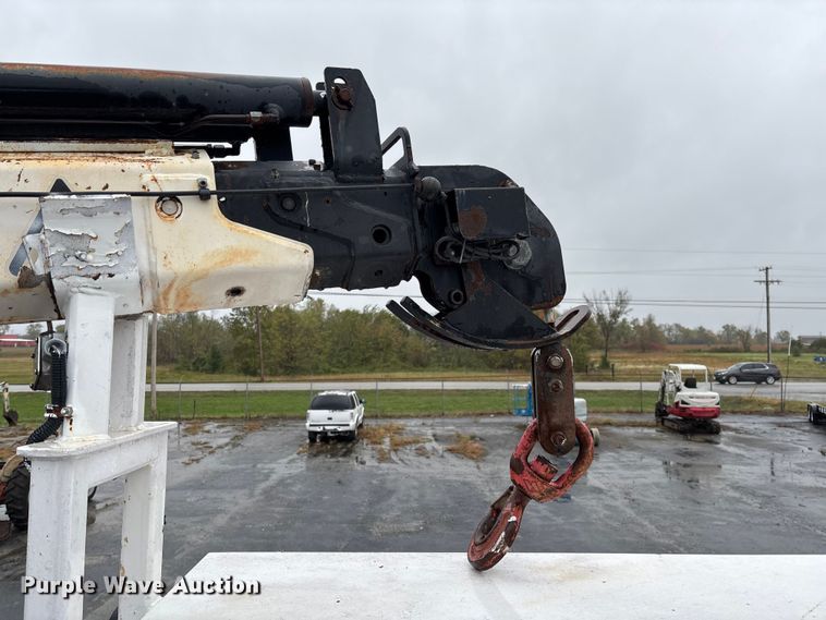 image for item EV3220 2007 Freightliner M2 utility / service truck