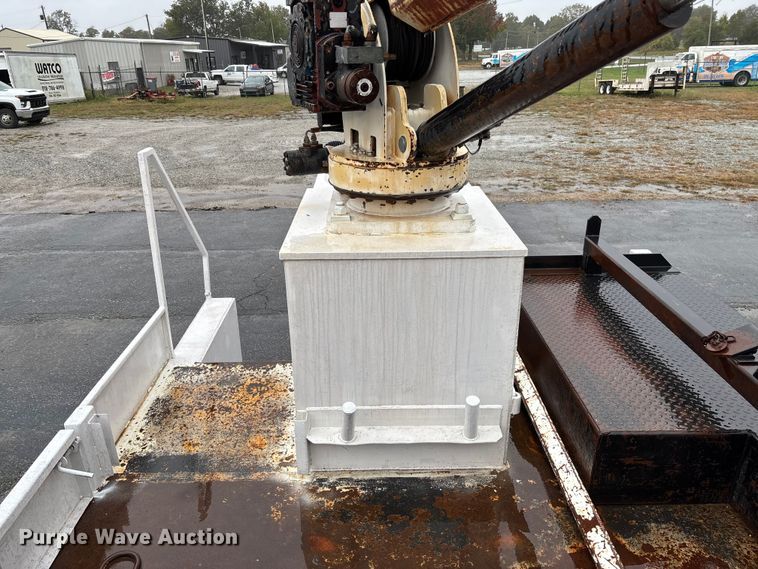 image for item EV3220 2007 Freightliner M2 utility / service truck