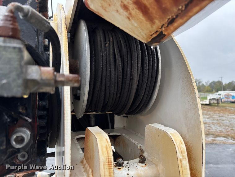 image for item EV3220 2007 Freightliner M2 utility / service truck