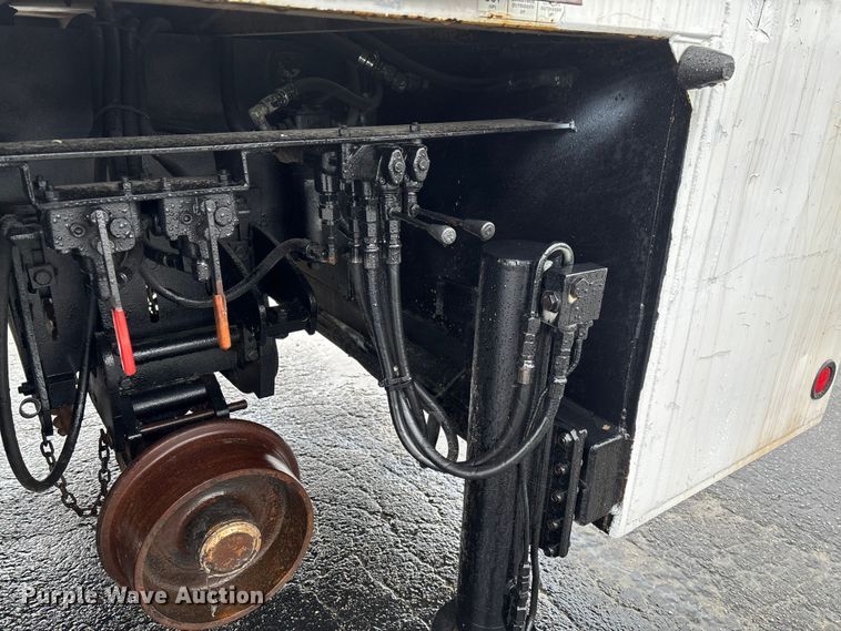 image for item EV3220 2007 Freightliner M2 utility / service truck