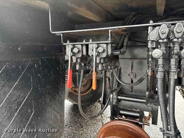 image for item EV3220 2007 Freightliner M2 utility / service truck