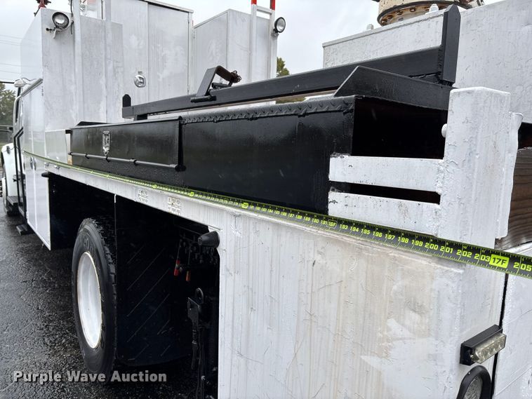 image for item EV3220 2007 Freightliner M2 utility / service truck