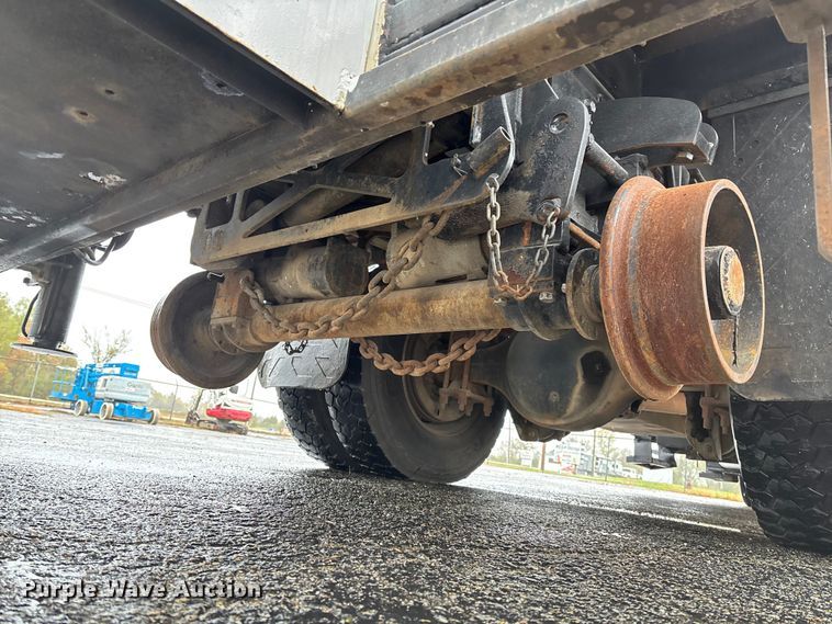 image for item EV3220 2007 Freightliner M2 utility / service truck