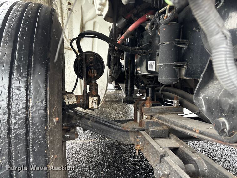 image for item EV3220 2007 Freightliner M2 utility / service truck