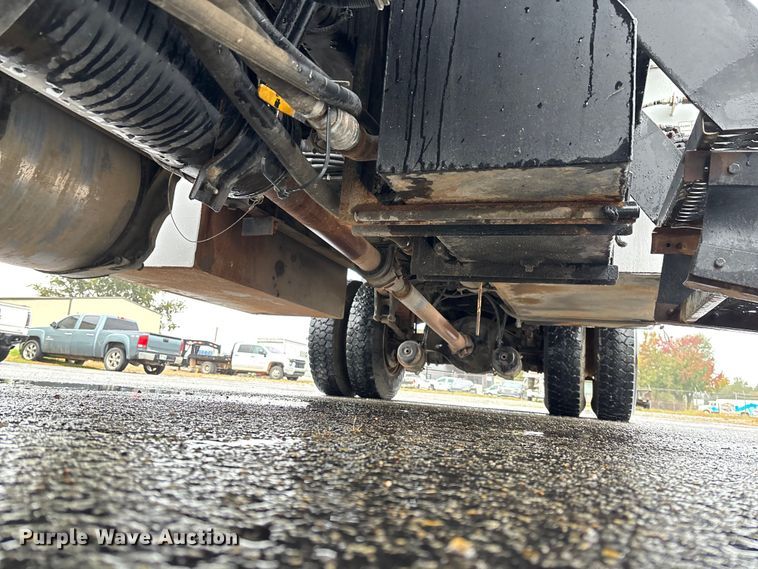 image for item EV3220 2007 Freightliner M2 utility / service truck