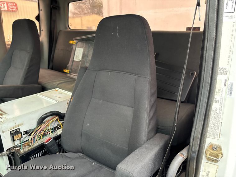 image for item EV3220 2007 Freightliner M2 utility / service truck