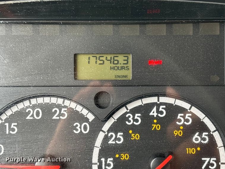 image for item EV3220 2007 Freightliner M2 utility / service truck